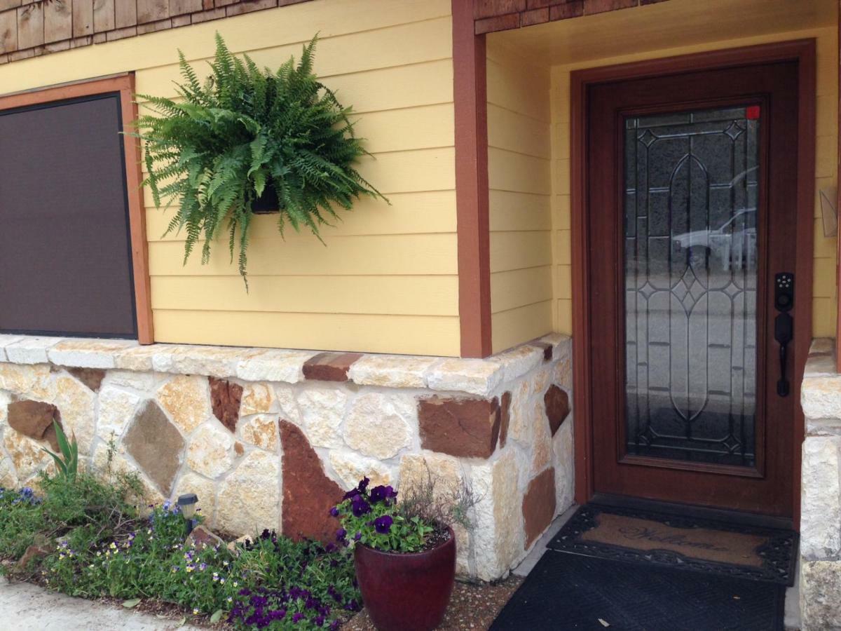 Square Inn Wimberley Dış mekan fotoğraf