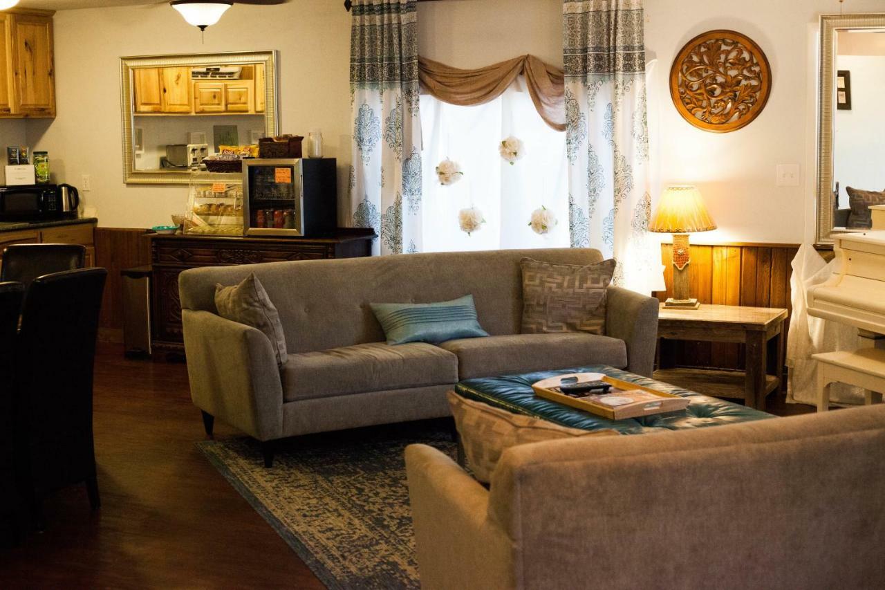 Square Inn Wimberley Dış mekan fotoğraf