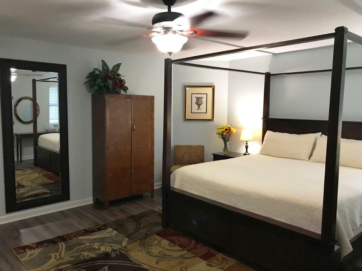 Square Inn Wimberley Dış mekan fotoğraf