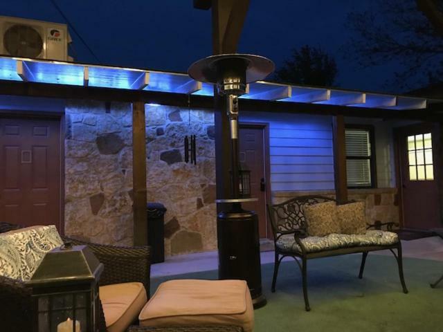 Square Inn Wimberley Dış mekan fotoğraf